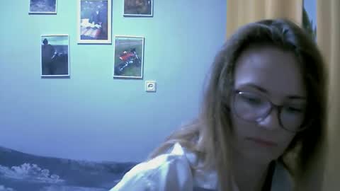 Snapshot of sea_dream chatting on 11.24.25 SEA Dream online show from 11.24.25