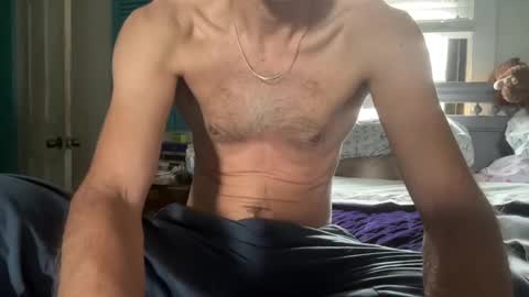Snapshot of seaboy78 chatting on 12.01.25 Skylar87 online show from 12.01.25