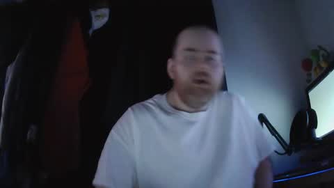 Snapshot of seanv24 chatting on 02.04.25 seanv26 online show from 02.04.25