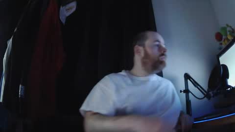 Snapshot of seanv24 chatting on 02.18.25 seanv26 online show from 02.18.25