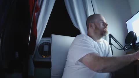 Snapshot of seanv24 chatting on 09.27.25 seanv26 online show from 09.27.25