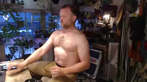 Snapshot of seattlemanwhore chatting on 05.25.26 Seattlemanwhore online show from 05.25.26