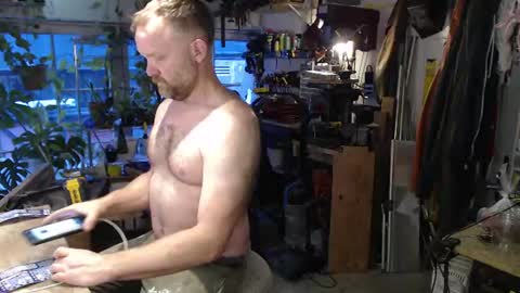 Snapshot of seattlemanwhore chatting on 06.16.26 Seattlemanwhore online show from 06.16.26