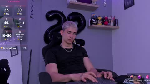 Snapshot of sebas__23 chatting on 12.20.24 Sebastin online show from 12.20.24