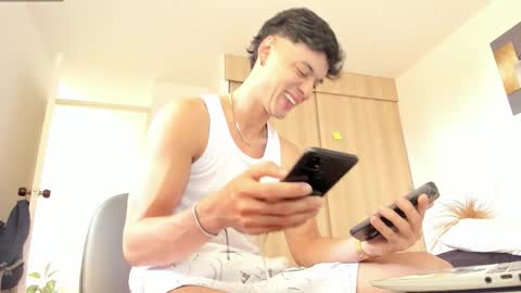 Snapshot of sebastian_dash chatting on 11.29.25 SEBAS online show from 11.29.25