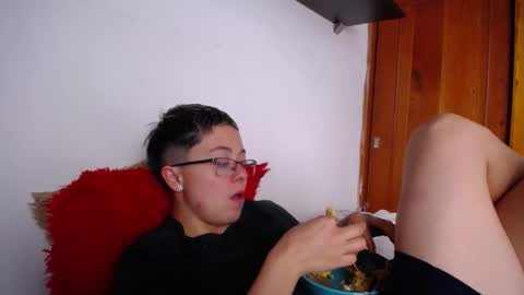 Snapshot of sebastian_posse chatting on 02.10.26 Myystiic online show from 02.10.26