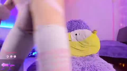     .  INDEPENDENT MODEL online show from 07.26.26
