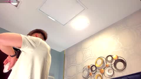 Snapshot of sebastianmaximoff chatting on 09.17.25 Sebastian online show from 09.17.25