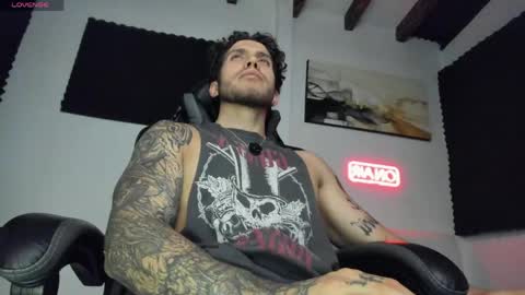 Snapshot of sebastianortizm chatting on 04.22.26 Lucian Sinclair online show from 04.22.26