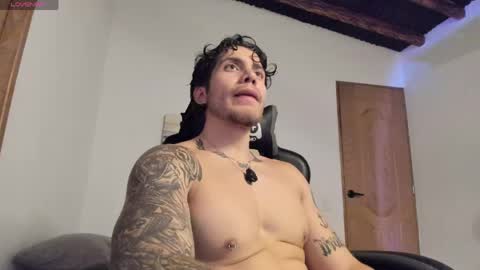 Snapshot of sebastianortizm chatting on 05.20.26 Lucian Sinclair online show from 05.20.26