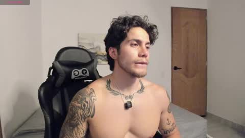 Snapshot of sebastianortizm chatting on 05.21.26 Lucian Sinclair online show from 05.21.26