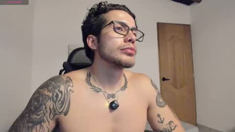 Snapshot of sebastianortizm chatting on 05.22.26 Lucian Sinclair online show from 05.22.26