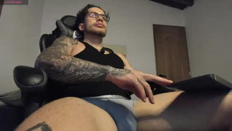 Snapshot of sebastianortizm chatting on 05.29.26 Lucian Sinclair online show from 05.29.26
