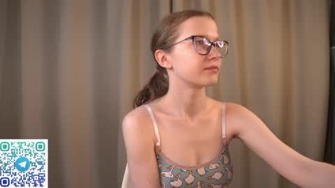 Snapshot of second_aid chatting on 03.11.25 Brenda online show from 03.11.25