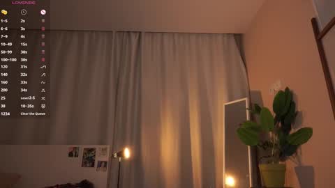 Snapshot of second_aid chatting on 11.09.25 Brenda online show from 11.09.25