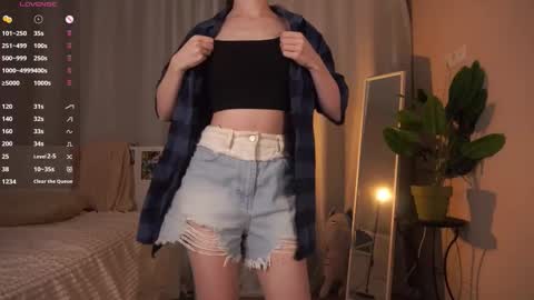 Snapshot of second_aid chatting on 11.24.25 Brenda online show from 11.24.25