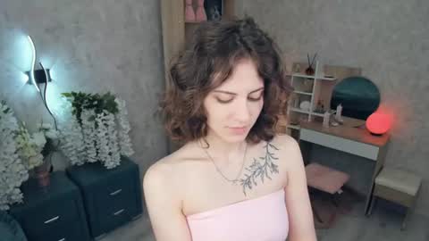 Mia online show from 06.10.26