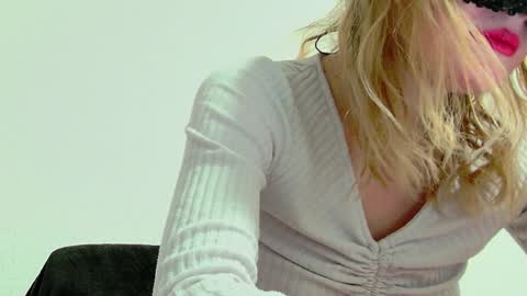 Snapshot of secretanni chatting on 12.07.24 Anni online show from 12.07.24