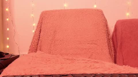 Snapshot of secretanni chatting on 12.22.24 Anni online show from 12.22.24