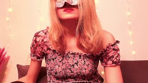 Snapshot of secretanni chatting on 01.08.25 Anni online show from 01.08.25