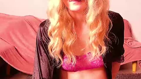 Snapshot of secretanni chatting on 02.16.25 Anni online show from 02.16.25