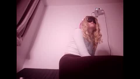 Snapshot of secretanni chatting on 02.17.25 Anni online show from 02.17.25