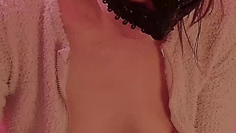 Snapshot of secretanni chatting on 03.05.25 Anni online show from 03.05.25