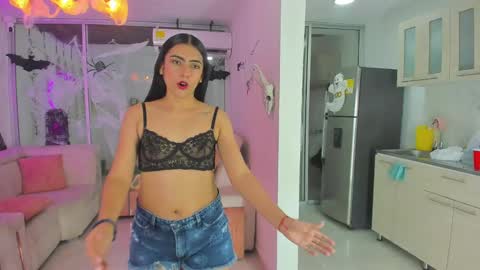 Snapshot of secrethause71605 chatting on 10.04.25 NIKOL online show from 10.04.25