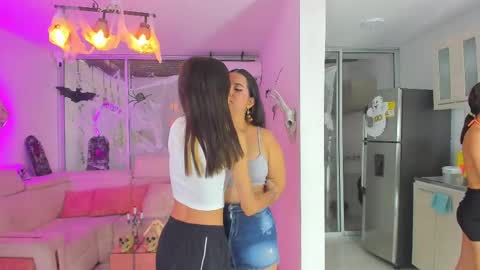 Snapshot of secrethause71605 chatting on 10.07.25 NIKOL online show from 10.07.25