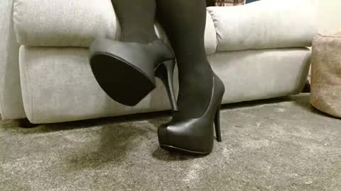 Secret Shoes online show from 02.15.26