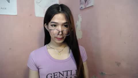 JUST CALL ME ABIA  online show from 02.17.25