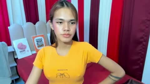 Snapshot of seductive_aliyah chatting on 04.24.26 aliyah online show from 04.24.26