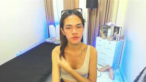 Snapshot of seductive_aliyah chatting on 06.16.26 aliyah online show from 06.16.26