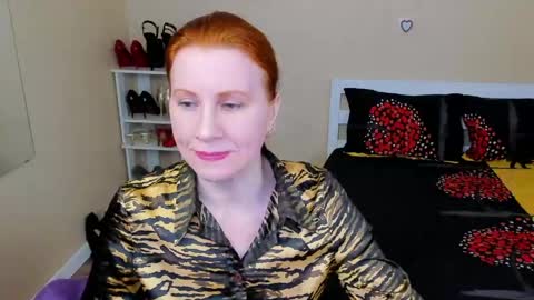 seductive_foxy_ online show from 04.16.26