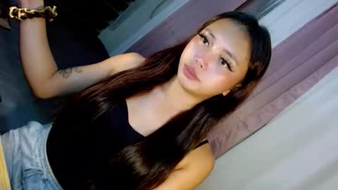 Snapshot of seductive_morena chatting on 12.23.25 Im shy online show from 12.23.25