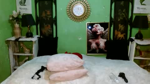 Snapshot of seductivecatxxx chatting on 05.11.26 dyosa isabel online show from 05.11.26