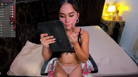 Snapshot of seductivechealsy chatting on 11.06.25 YOUR LOVES CHEALSY online show from 11.06.25