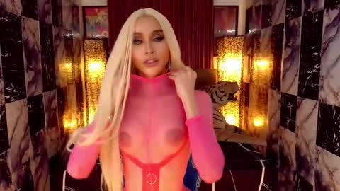 Snapshot of seductresskatarina chatting on 03.08.26 KATARINA LUST online show from 03.08.26