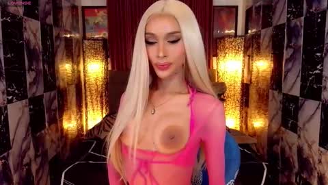 Snapshot of seductresskatarina chatting on 03.19.26 KATARINA LUST online show from 03.19.26