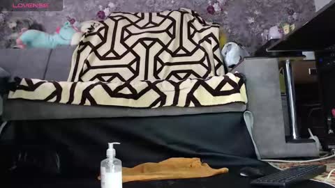 Angie online show from 11.02.25