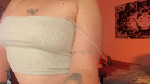 Yeyis  online show from 12.24.24