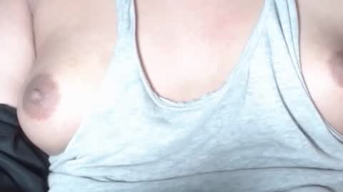 Snapshot of selda_ chatting on 12.17.24 Selda online show from 12.17.24