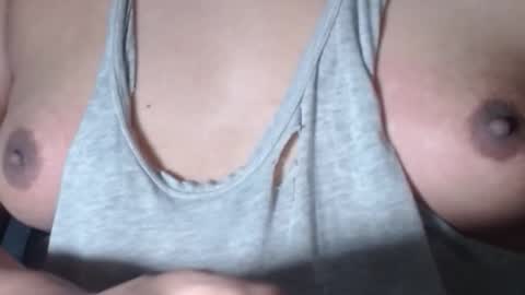 Snapshot of selda_ chatting on 11.27.25 Selda online show from 11.27.25