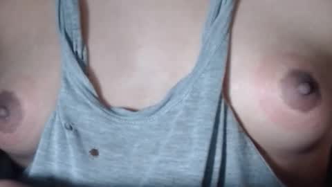 Snapshot of selda_ chatting on 12.19.25 Selda online show from 12.19.25