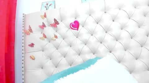 selena_beautyy online show from 04.22.26