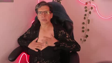 Selena online show from 04.16.26