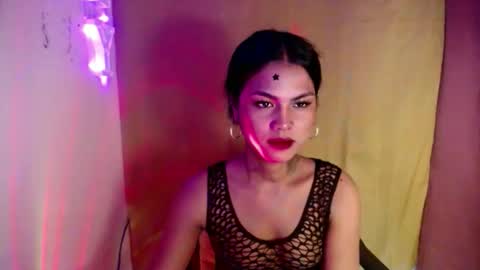 Snapshot of selena_fox2000 chatting on 05.12.26 selena_fox2000 online show from 05.12.26