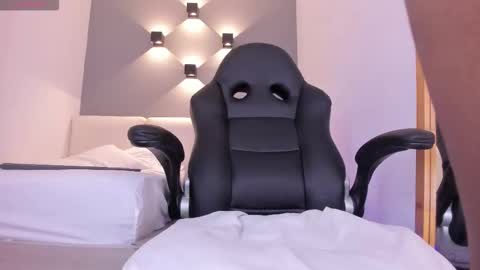 Selena online show from 02.19.26