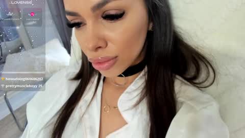 Snapshot of selena_reeves chatting on 03.07.25 Selena online show from 03.07.25