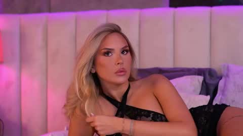 Selena online show from 04.18.26